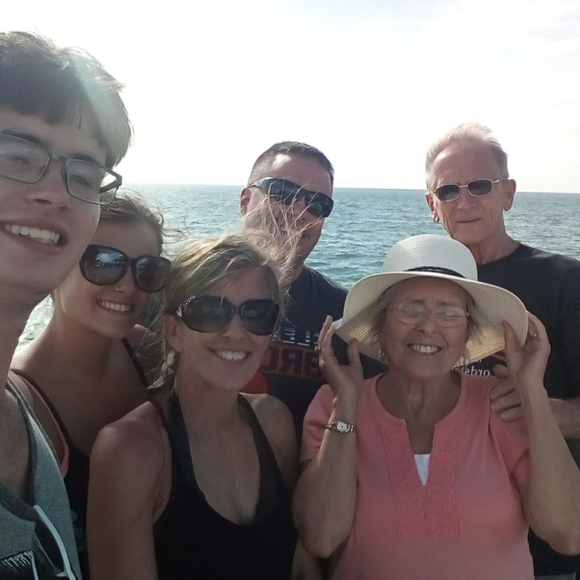 Meet your Posher, Liv 😘 - Picture 3 of 4